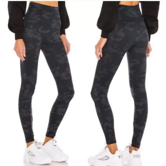 Spanx Womens Look at Me Now Seamless Leggings Camo Size Medium - Picture 4 of 7